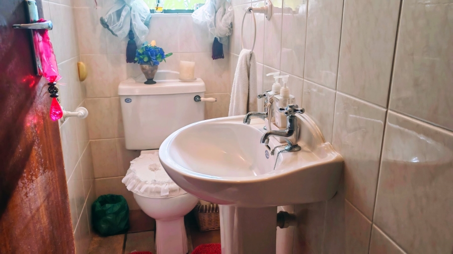 5 Bedroom Property for Sale in Outeniqua Strand Western Cape